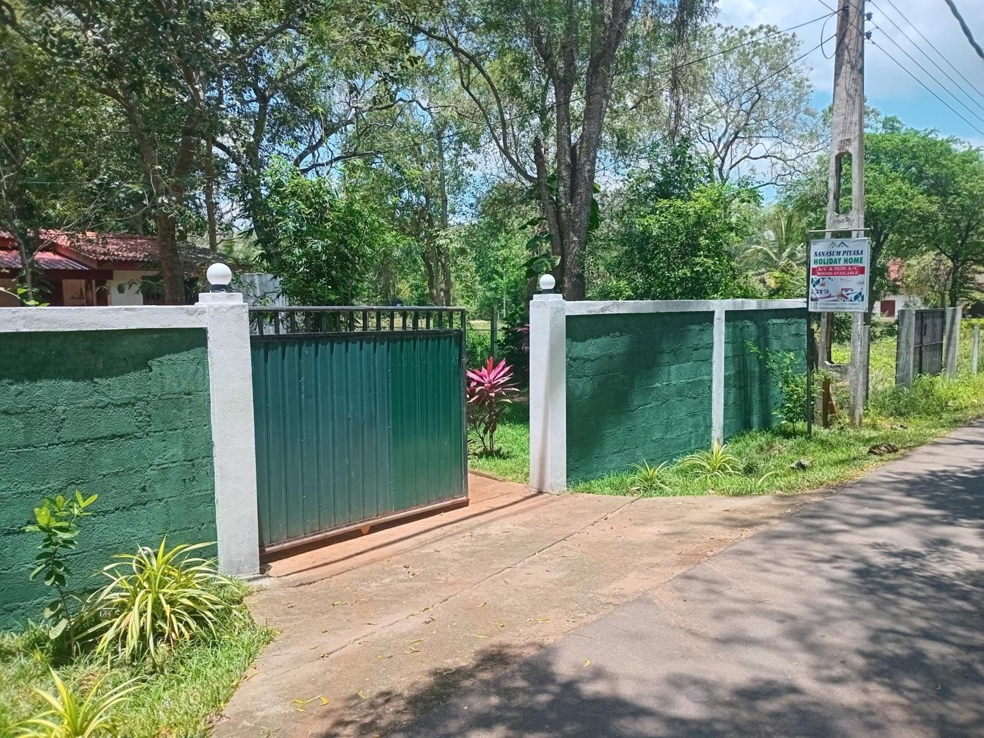 Senasuma Holiday Bungalow Anuradhapura Dış mekan fotoğraf