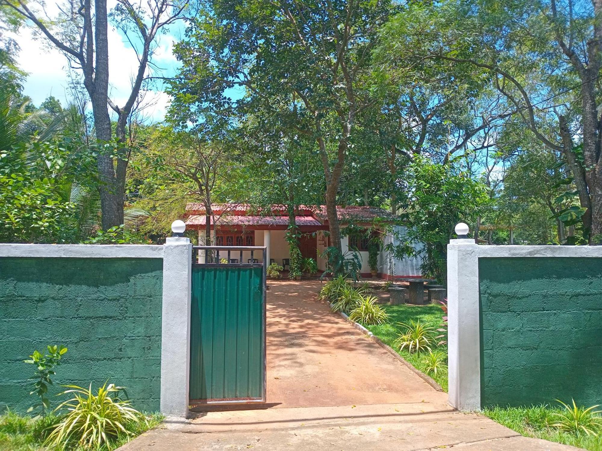 Senasuma Holiday Bungalow Anuradhapura Dış mekan fotoğraf